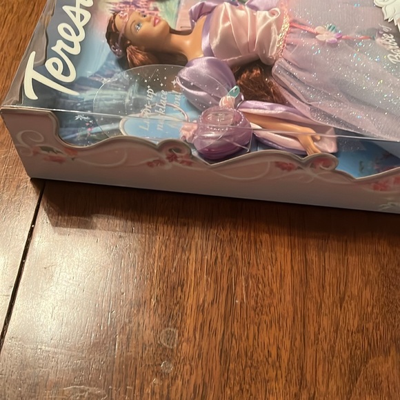 2003 Teresa as the Fairy Queen Barbie - Picture 7 of 8